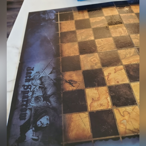 Disney Pirates of the Caribbean Stranger Tides 5-IN-1 Captains Game Set - Picture 7 of 15